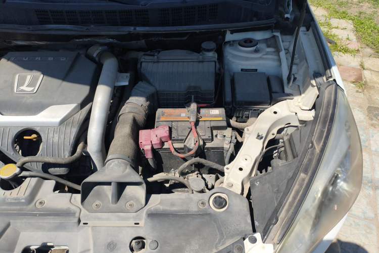 Used Luxgen U6 SUV 2015 1.8T Fashion-Upgraded Model Engine Bay Left