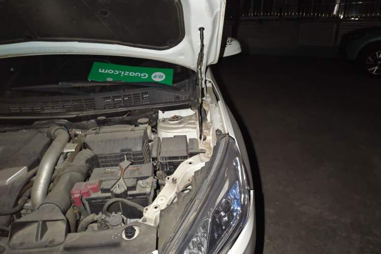 Used Luxgen U6 SUV 2015 1.8T Charm Model Engine Bay Left