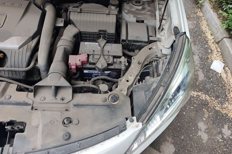 Used Luxgen U6 SUV 2015 1.8T Fashion-Upgraded Model Engine Bay Left