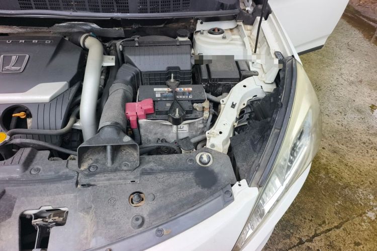 Used Luxgen U6 SUV 2015 1.8T ZhiZun Model Engine Bay Left