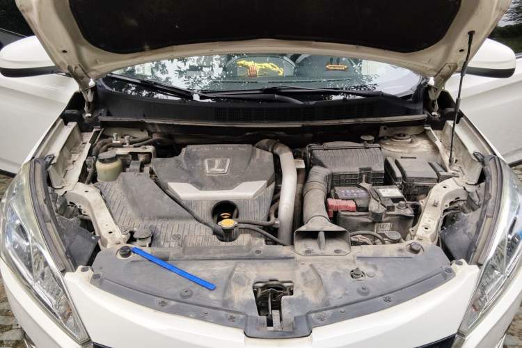 Used Luxgen U6 SUV 2015 1.8T Charm Model Engine Bay