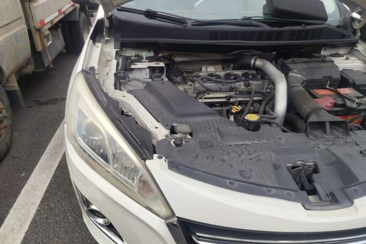 Used Luxgen U6 SUV 2015 1.8T Enhanced Charm Edition Engine Bay Right