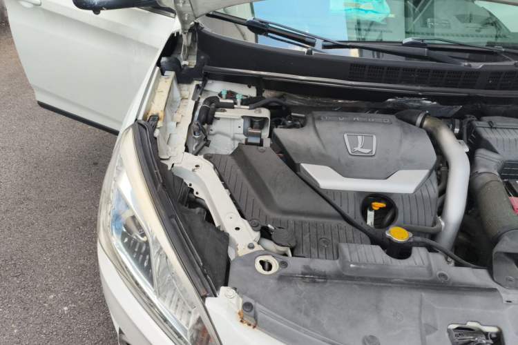 Used Luxgen U6 SUV 2015 1.8T Fashion Edition Engine Bay Right