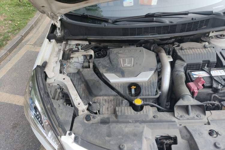 Used Luxgen U6 SUV 2015 1.8T Fashion Edition Engine Bay Right