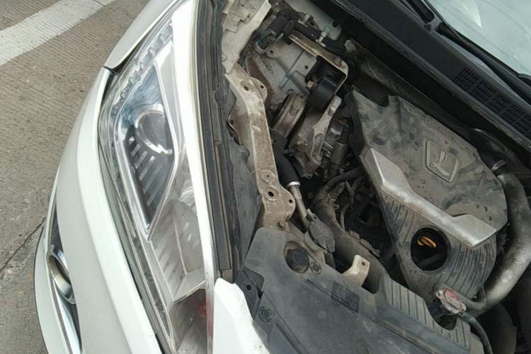Used Luxgen U6 SUV 2015 1.8T ZhiZun Model Engine Bay Right