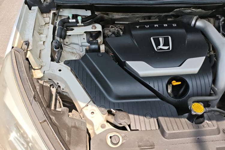 Used Luxgen U6 SUV 2015 1.8T Fashion Edition Engine Bay Right