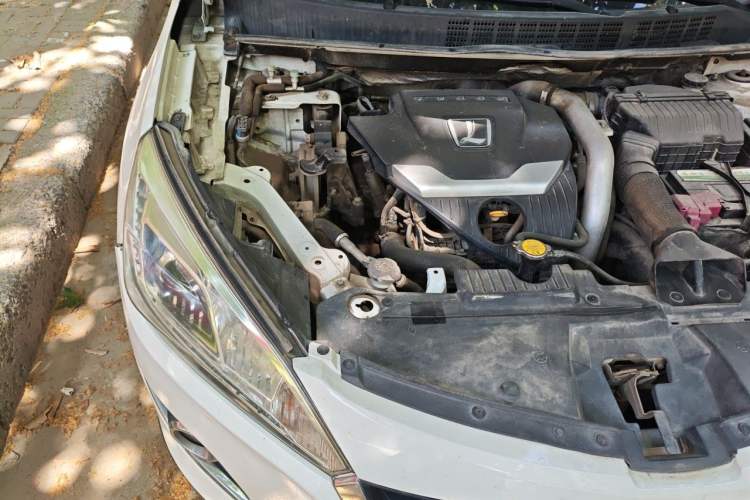 Used Luxgen U6 SUV 2015 1.8T Fashion Edition Engine Bay Right