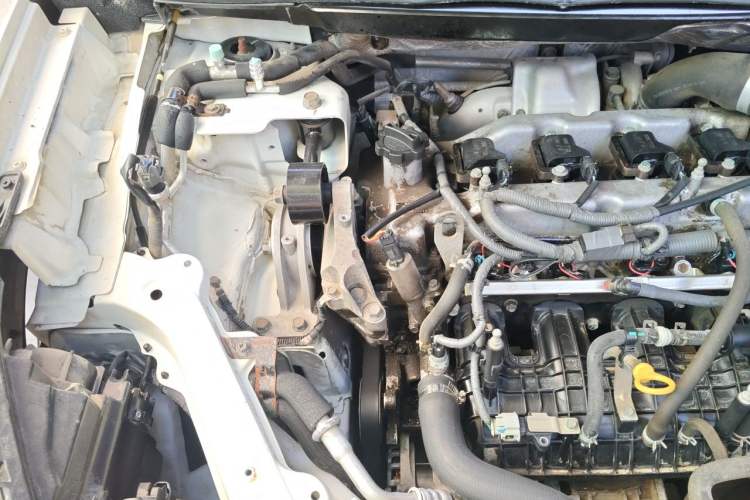 Used Luxgen U6 SUV 2015 1.8T Fashion Edition Engine Bay Right