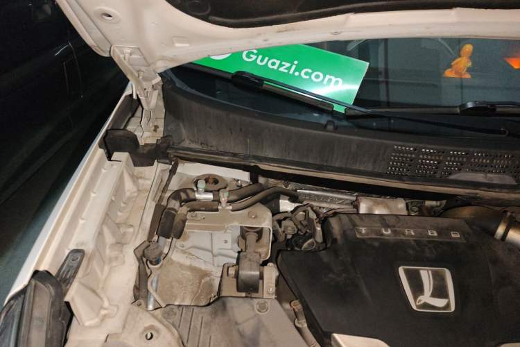 Used Luxgen U6 SUV 2015 1.8T ZhiZun Model Engine Bay Right