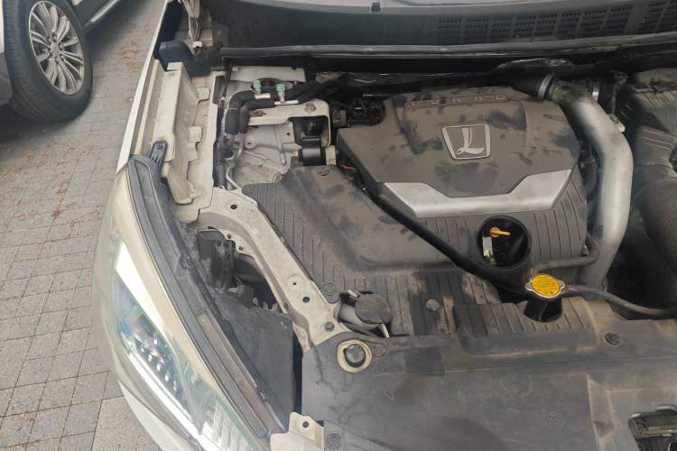 Used Luxgen U6 SUV 2015 1.8T Fashion Edition Engine Bay Right