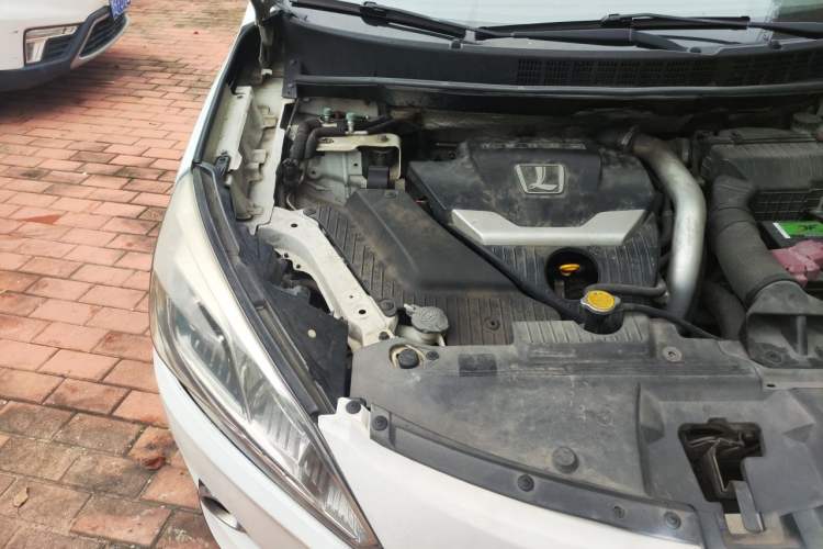 Used Luxgen U6 SUV 2015 1.8T Fashion Edition Engine Bay Right