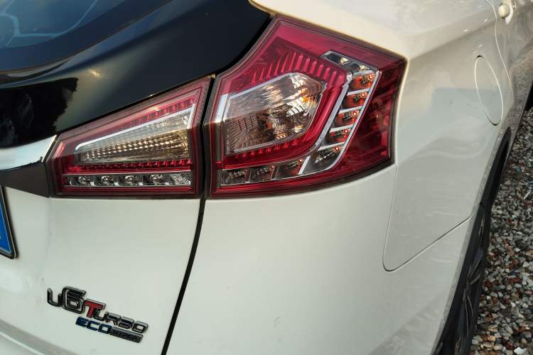 Used Luxgen U6 SUV 2015 1.8T Fashion Edition Exterior 3