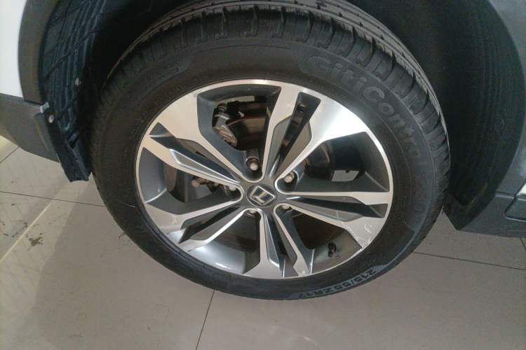 Used Luxgen U6 SUV 2015 1.8T Charm Model Exterior 5