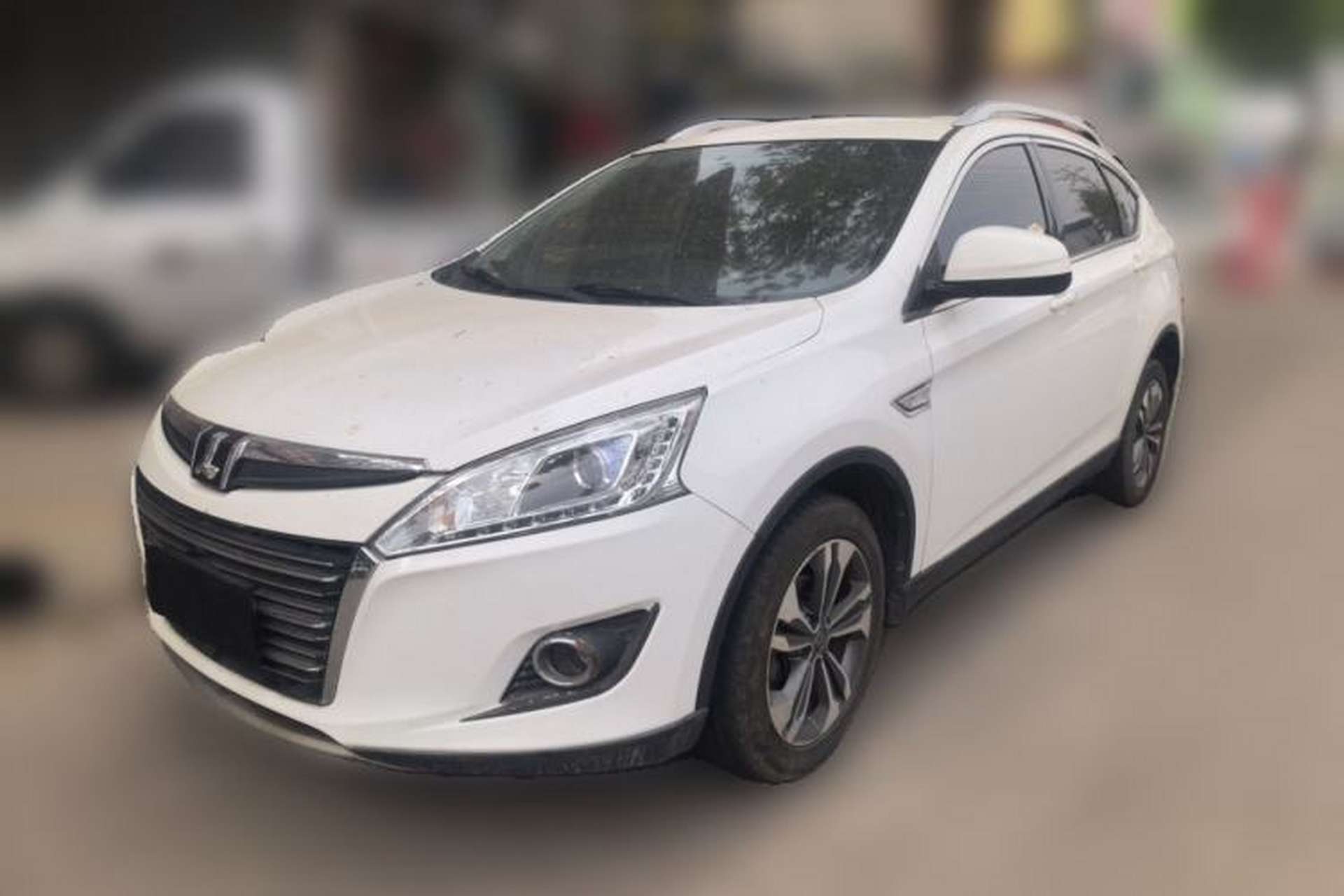 Used Luxgen U6 SUV 2015 1.8T Fashion Edition Front Left 45 Deg