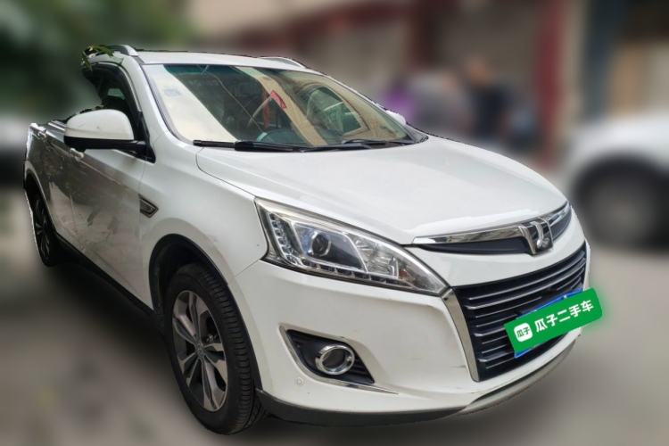 Used Luxgen U6 SUV 2015 1.8T ZhiZun Model Front Right 45 Deg