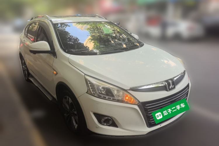 Used Luxgen U6 SUV 2015 1.8T ZhiZun Model Front Right 45 Deg