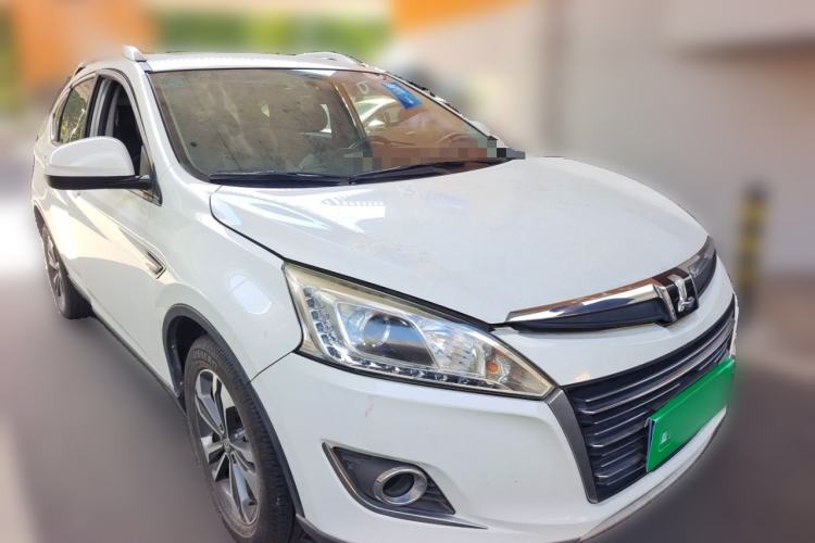 Used Luxgen U6 SUV 2015 1.8T Fashion Edition Front Right 45 Deg
