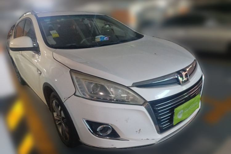 Used Luxgen U6 SUV 2015 1.8T Fashion-Upgraded Model Front Right 45 Deg