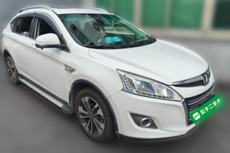 Used Luxgen U6 SUV 2015 1.8T Fashion Edition Front Right 45 Deg