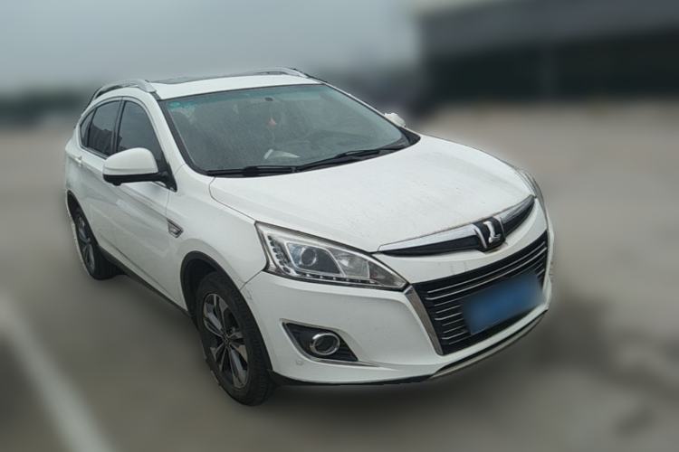 Used Luxgen U6 SUV 2015 1.8T ZhiZun Model Front Right 45 Deg