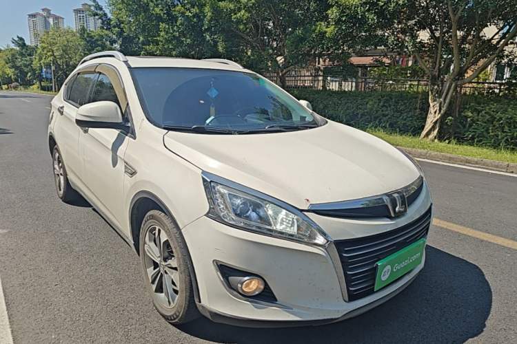 Used Luxgen U6 SUV 2015 1.8T Fashion Edition Front Right 45 Deg