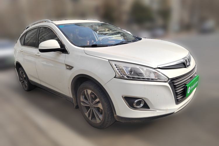Used Luxgen U6 SUV 2015 1.8T Fashion Edition Front Right 45 Deg