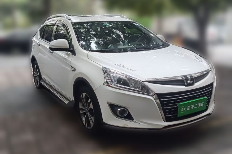 Used Luxgen U6 SUV 2015 1.8T Fashion Edition Front Right 45 Deg