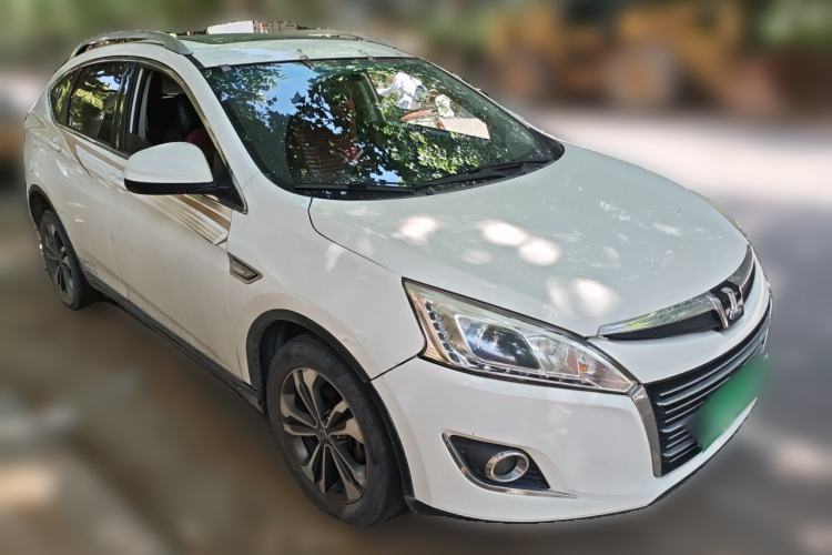 Used Luxgen U6 SUV 2015 1.8T Fashion Edition Front Right 45 Deg
