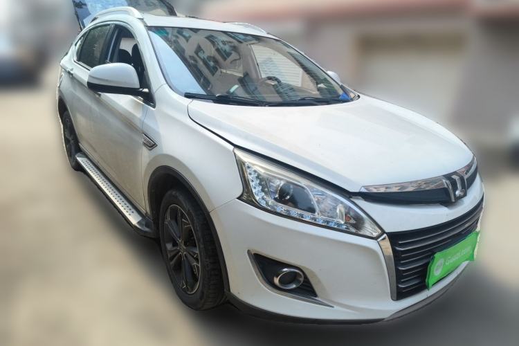 Used Luxgen U6 SUV 2015 1.8T Fashion Edition Front Right 45 Deg
