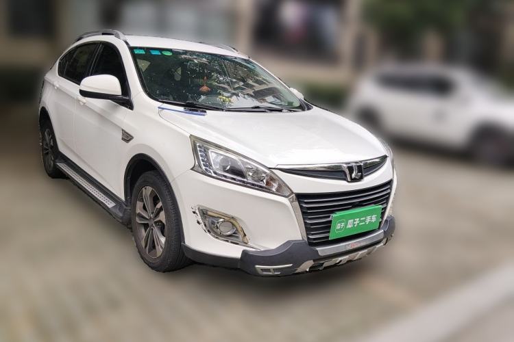 Used Luxgen U6 SUV 2015 1.8T Charm Model Front Right 45 Deg