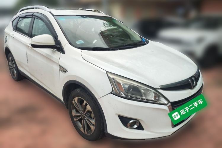 Used Luxgen U6 SUV 2015 1.8T Fashion Edition Front Right 45 Deg