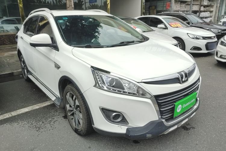 Used Luxgen U6 SUV 2015 1.8T Fashion Edition Front Right 45 Deg