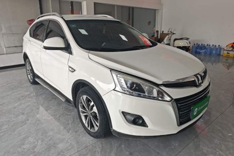 Used Luxgen U6 SUV 2015 1.8T New Innovation Upgrade Front Right 45 Deg