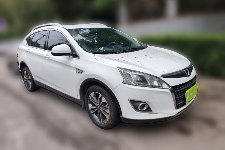 Used Luxgen U6 SUV 2015 1.8T Fashion-Upgraded Model Front Right 45 Deg