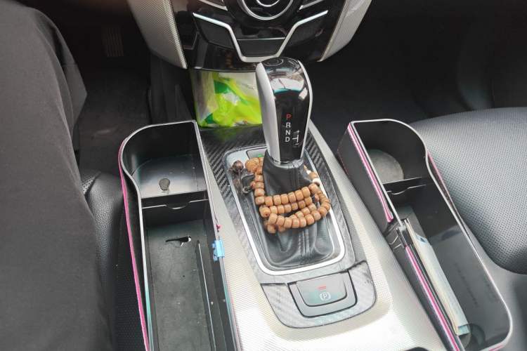 Used Luxgen U6 SUV 2015 1.8T Fashion Edition Gear Lever