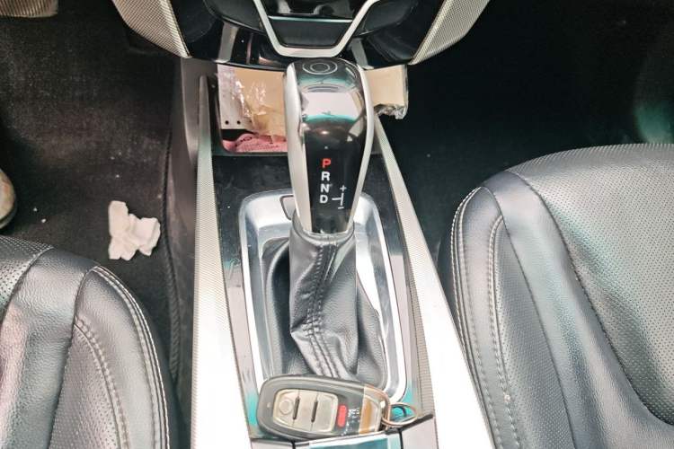 Used Luxgen U6 SUV 2015 1.8T Fashion Edition Gear Lever