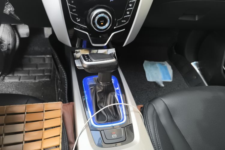 Used Luxgen U6 SUV 2015 1.8T New Innovation Upgrade Gear Lever