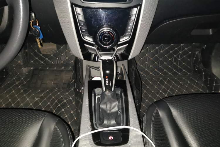 Used Luxgen U6 SUV 2015 1.8T New Innovation Upgrade Gear Lever