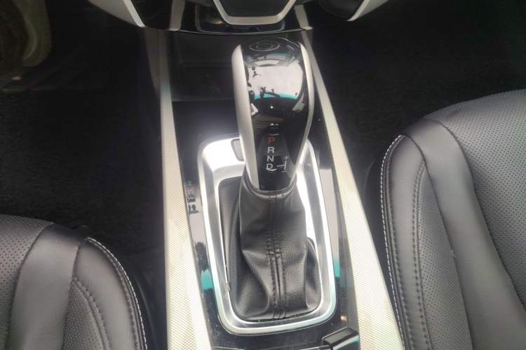 Used Luxgen U6 SUV 2015 1.8T Enhanced Charm Edition Gear Lever