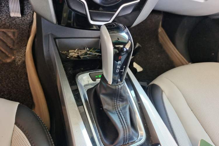 Used Luxgen U6 SUV 2015 1.8T Fashion Edition Gear Lever