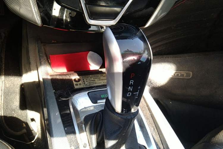 Used Luxgen U6 SUV 2015 1.8T Fashion Edition Gear Lever