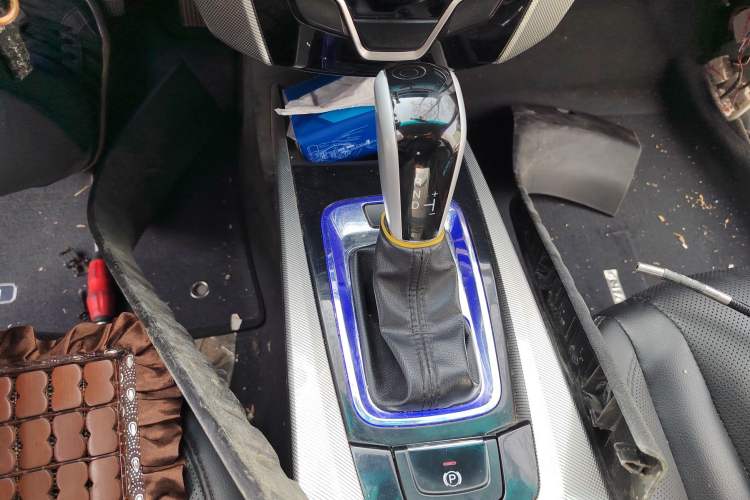 Used Luxgen U6 SUV 2015 1.8T Fashion Edition Gear Lever