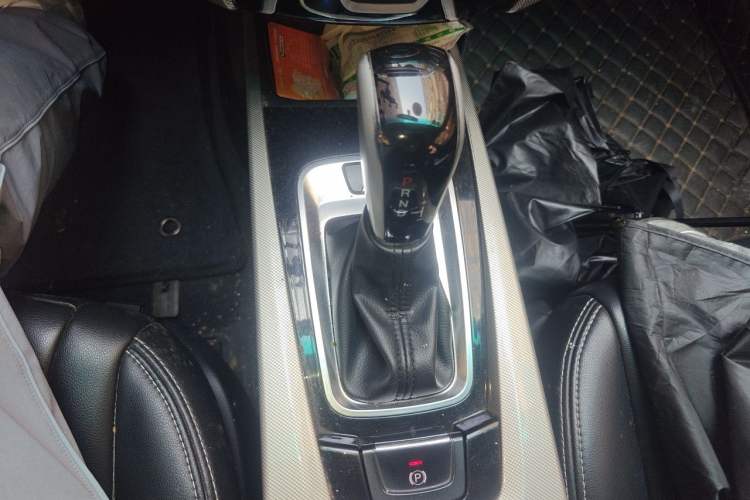Used Luxgen U6 SUV 2015 1.8T New Creation Type Gear Lever