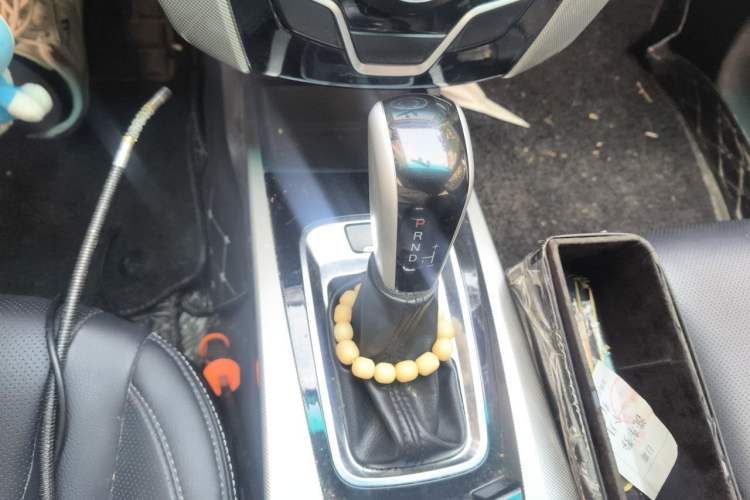 Used Luxgen U6 SUV 2015 1.8T Fashion Edition Gear Lever