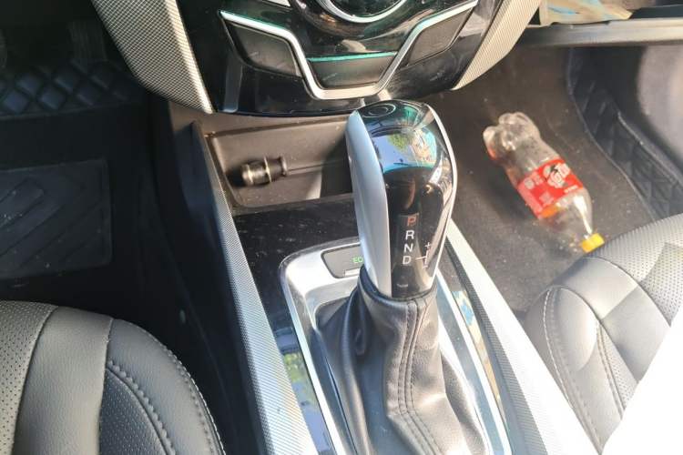 Used Luxgen U6 SUV 2015 1.8T Fashion Edition Gear Lever