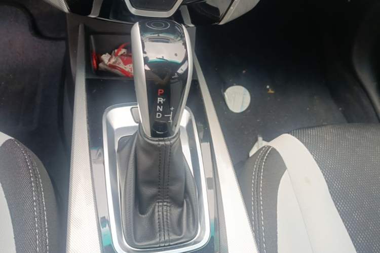 Used Luxgen U6 SUV 2015 1.8T Charm Model Gear Lever