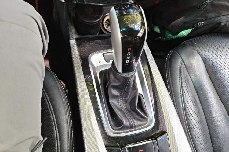 Used Luxgen U6 SUV 2015 1.8T Fashion Edition Gear Lever