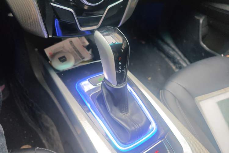 Used Luxgen U6 SUV 2015 1.8T Fashion Edition Gear Lever