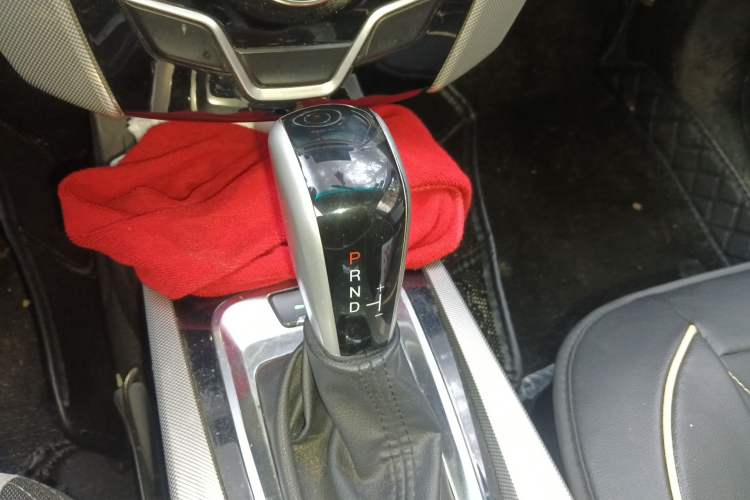 Used Luxgen U6 SUV 2015 1.8T Charm Model Gear Lever