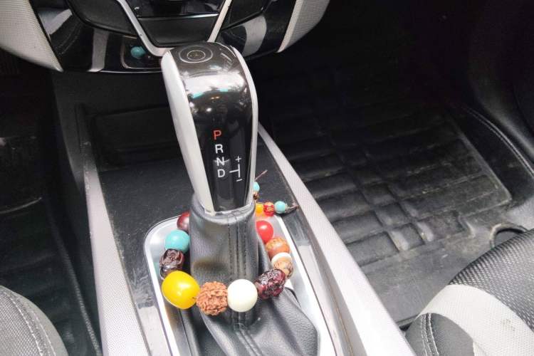 Used Luxgen U6 SUV 2015 1.8T Charm Model Gear Lever